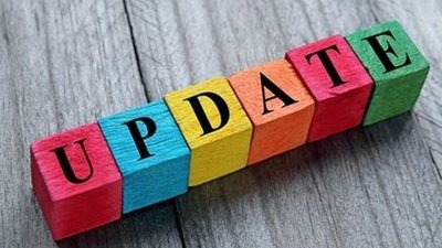 Bunte Bauklötze die das Wort Update buchstabieren.