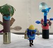 Wesen aus recyceltem Materialien