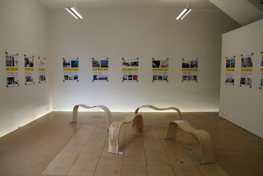 Foto von der Präsentation der waves in der Ausstellung