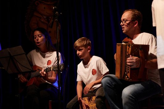 Sicher im Netz mit Inspektor Igel