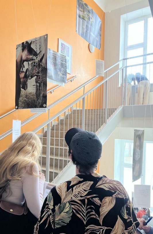 Foto-Austellung "Pic Herstory - Pionierinnen der Nachhaltigkeit" im Schulgebäude