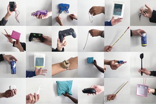 Fotomontage von Händen von Schüler/innen, die ihr Lieblingsobjekt in den Händen haben.