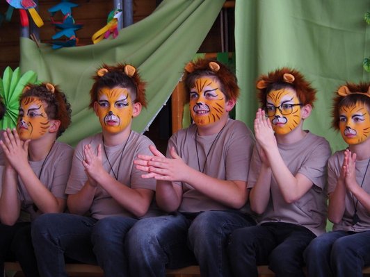 Löwen in freudiger Erwartung