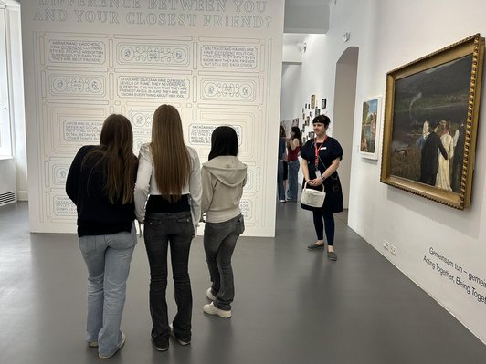Erkunden der Ausstellung und App-Test